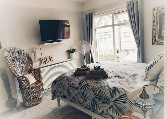 Aqua View, New Brighton Beach - 1 Bedroom Apartment #Liverpool #Beatles